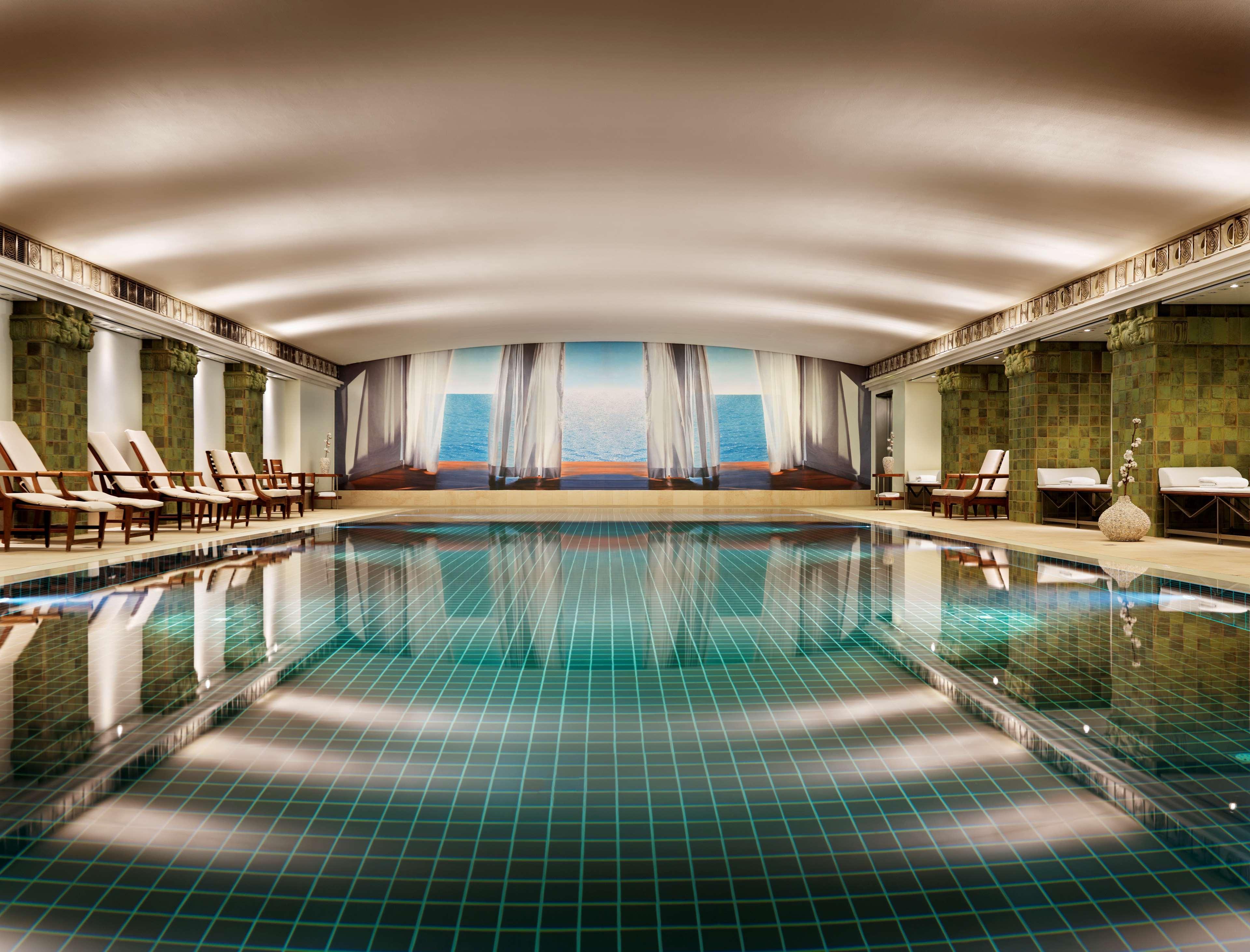 Conrad Hamburg Hotel ภายนอก รูปภาพ The pool at The Spa at The Landmark