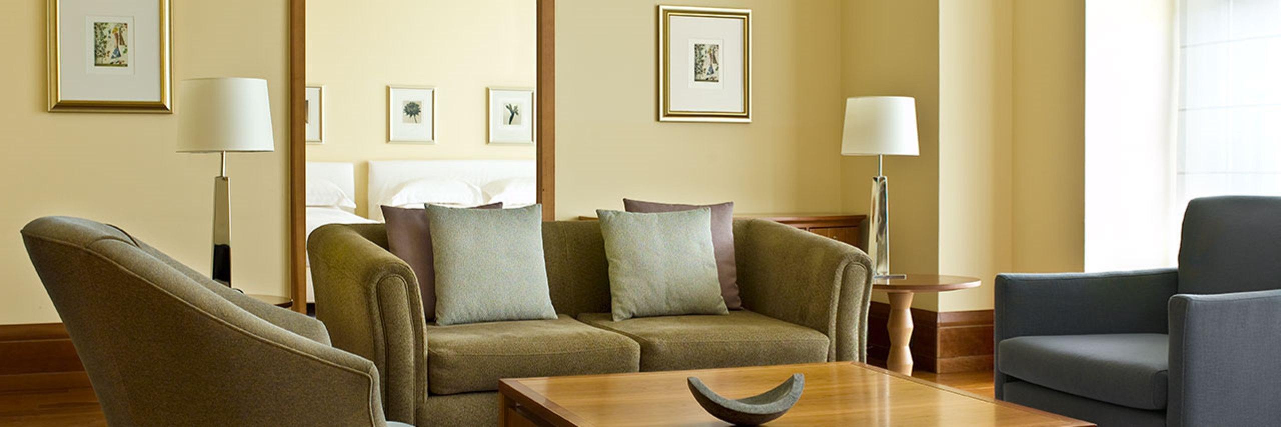 Conrad Hamburg Hotel ภายนอก รูปภาพ A living room