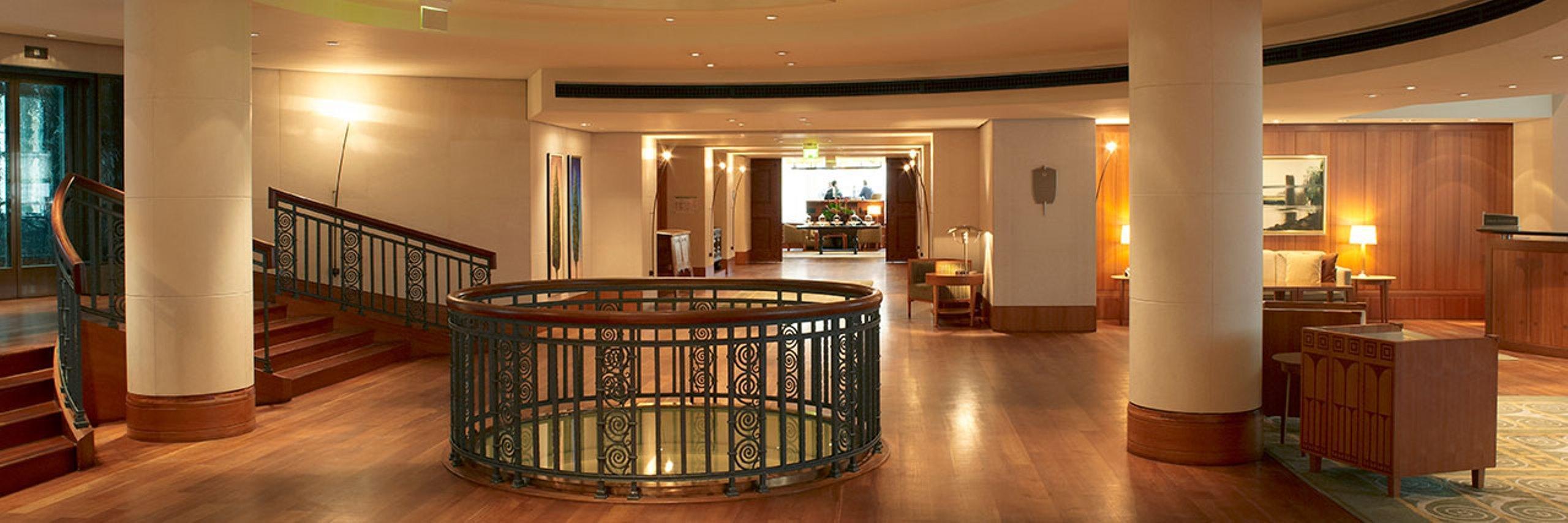 Conrad Hamburg Hotel ภายนอก รูปภาพ The interior of the hotel