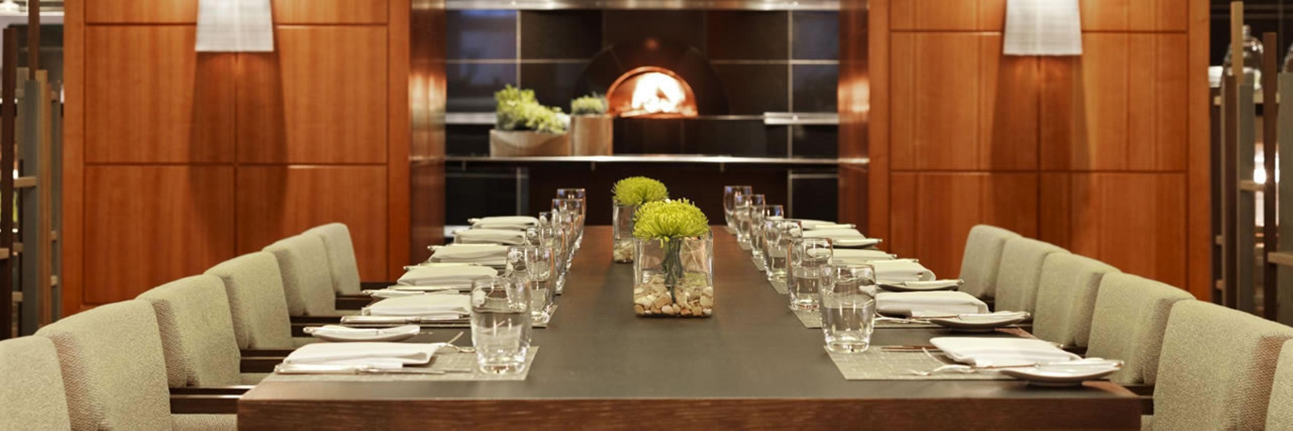 Conrad Hamburg Hotel ภายนอก รูปภาพ The private dining room at the restaurant