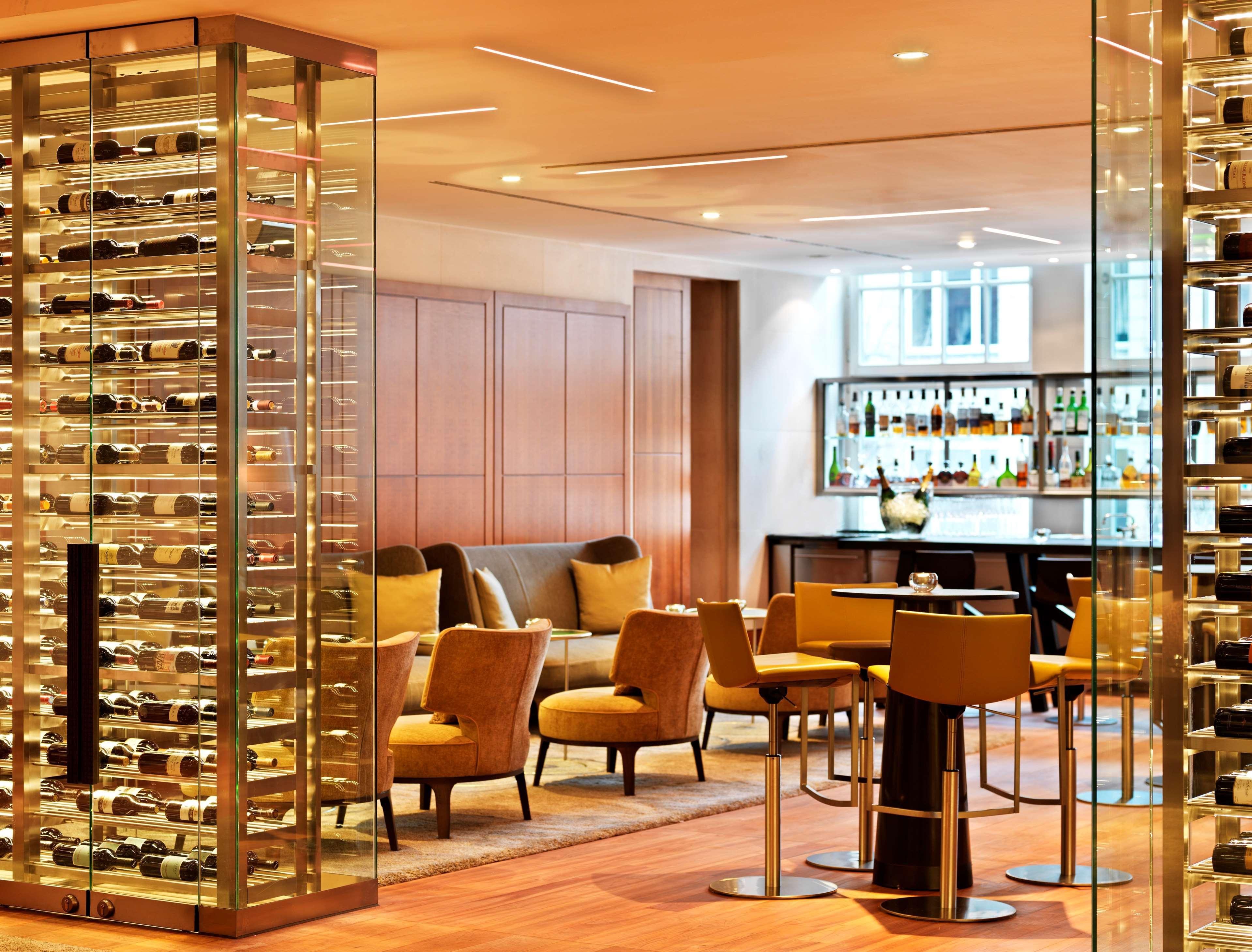 Conrad Hamburg Hotel ภายนอก รูปภาพ The Wine Bar