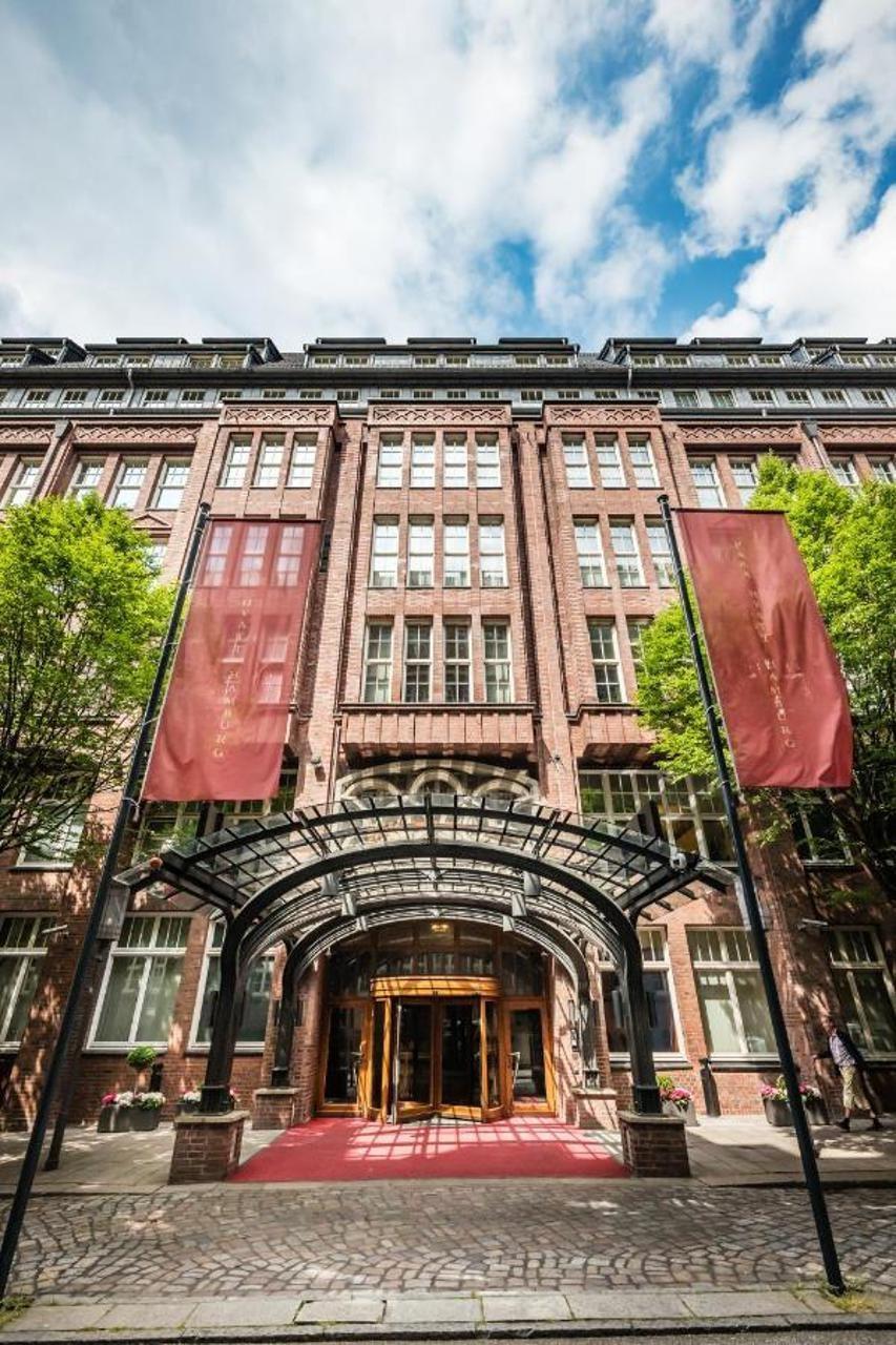 Conrad Hamburg Hotel ภายนอก รูปภาพ The main entrance of the University of Applied Sciences