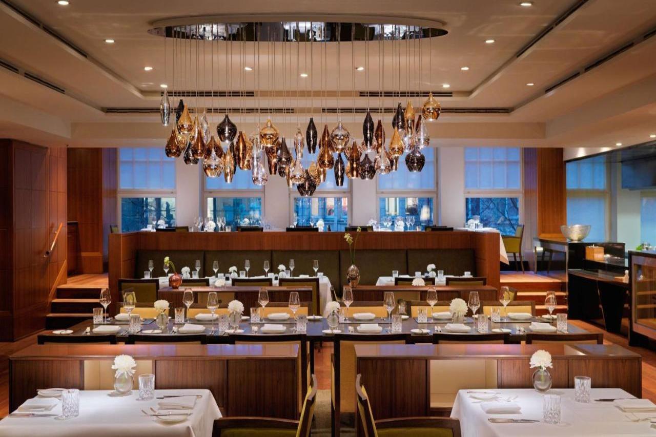 Conrad Hamburg Hotel ภายนอก รูปภาพ The restaurant